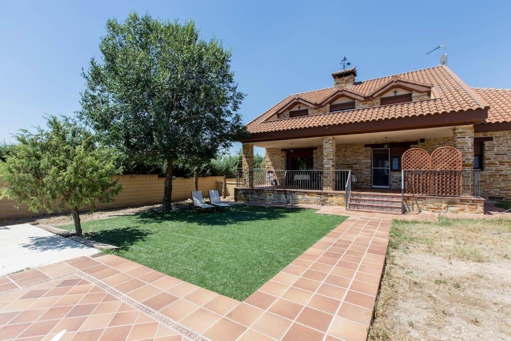 Los Rosales De Venturada Exterior foto